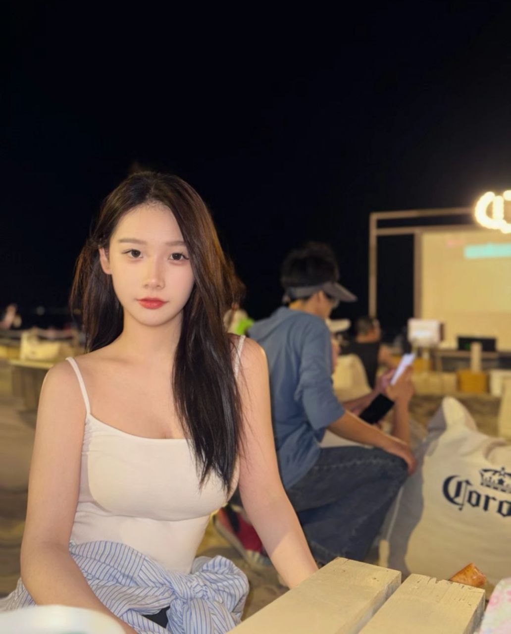 成都服务业女生包养：前台、导购与茶楼背后的故事