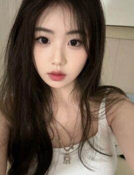 成都宽窄巷子包养：旅游景点附近的短暂交集与错觉